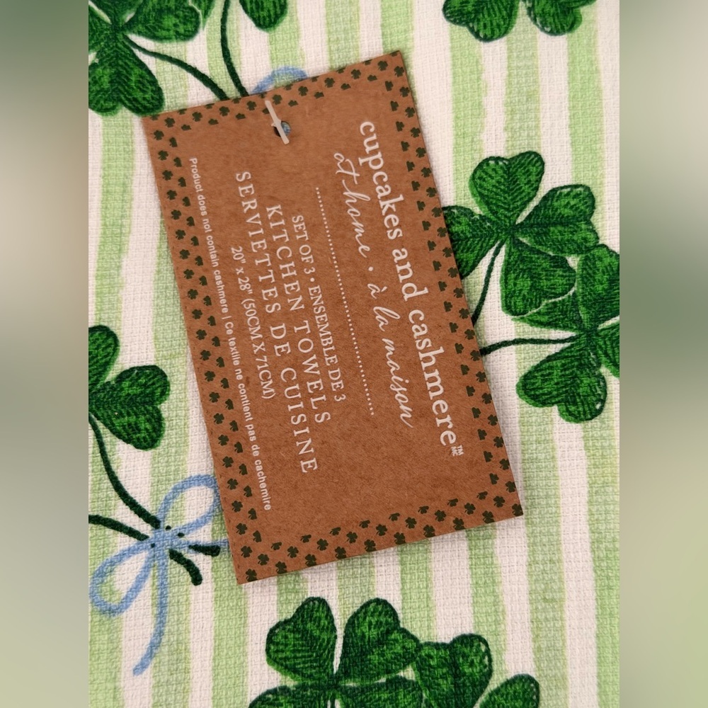 ✨NWT✨ cupcakes & cashmere: 3 Kitchen Towels - Picture 4 of 5